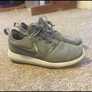 Women's Nike Roshe 9.5